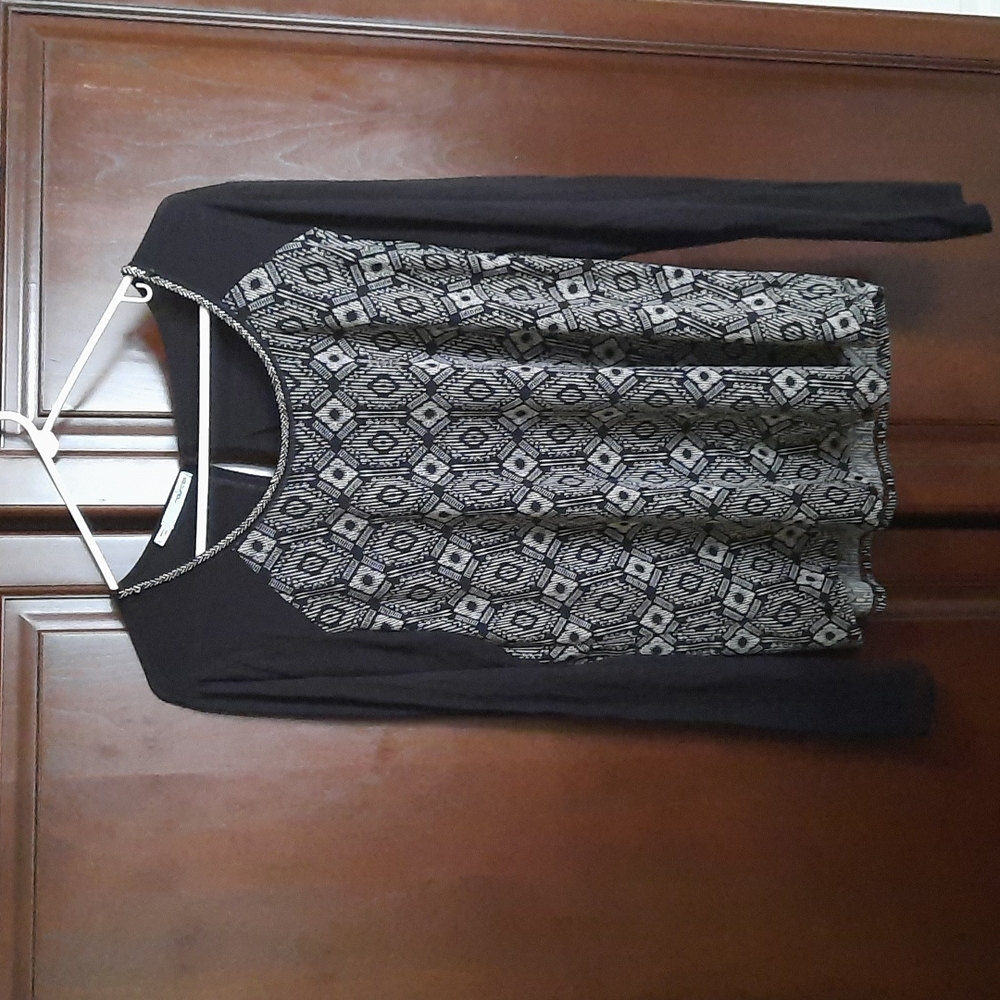 5/25$ Maurices Long sleeve blouse